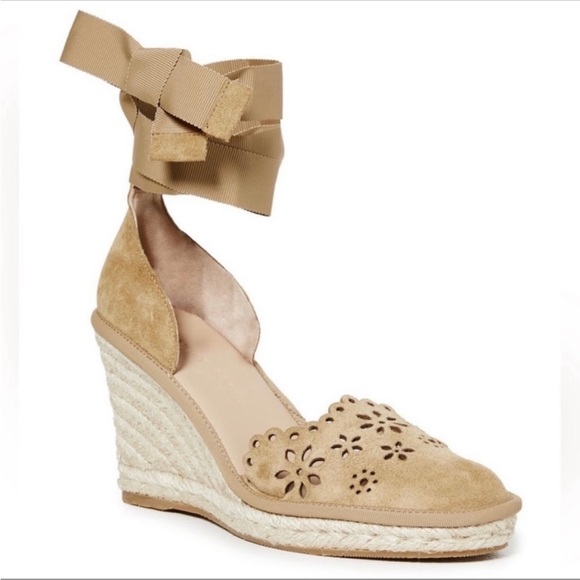 Veronica Beard Soleil Lace-Up Suede Espadrille
Sandals, size 6.5 women - Picture 4 of 14